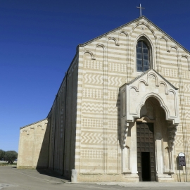 Brindisi má několik kostelů a dóm.
